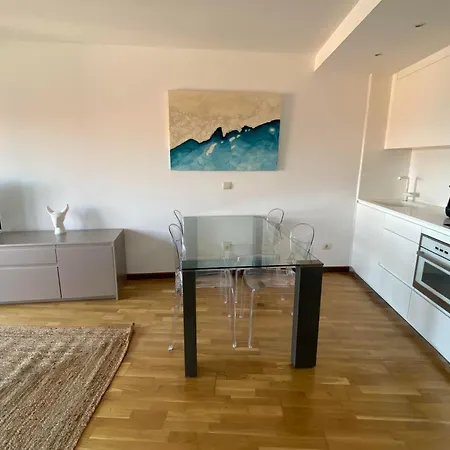 4 Palmeiras Apartment